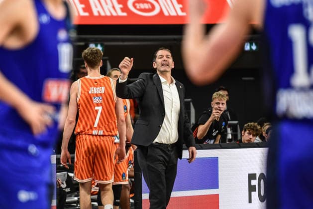 BKT Euro Cup; Ratiopharm Ulm gegen Buducnost VOLI Podgorica, Ratiopharm Arena Ulm 03.02.2026 Head Coach Ty Harrelson (ratiopharm Ulm) Ulm 03.02.2026 - 17. Spieltag BKT EuroCup, Ratiopharm Ulm gegen Buducnost VOLI Podgorica, Ratiopharm Arena Ulm Copyright: xBEAUTIFULxSPORTS Märklx