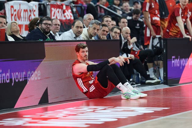 Andreas Obst (FC Bayern Basketball, 13) vor der Einwechslung, GER, FC Bayern Basketball vs. Paris Basketball, Basketball, Euroleague, 26. Spieltag, Saison 2025 2026, 03.02.2026, GER, FC Bayern Basketball vs. Paris Basketball, Basketball, Euroleague, 26. Spieltag, Saison 2025 2026, 03.02.2026 Muenchen *** Andreas Obst FC Bayern Basketball, 13 before substitution, GER, FC Bayern Basketball vs Paris Basketball, Basketball, Euroleague, Matchday 26, Season 2025 2026, 03 02 2026, GER, FC Bayern Basketball vs Paris Basketball, Basketball, Euroleague, Matchday 26, Season 2025 2026, 03 02 2026 Munich Copyright: xEibner-Pressefoto JennixMaulx EP_JML