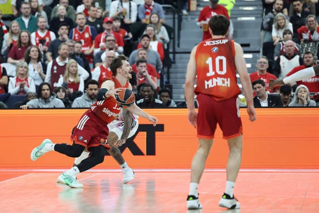 Andreas Obst (FC Bayern Basketball, 13) mit Justinian Jessup (FC Bayern Basketball, 10), GER, FC Bayern Basketball vs. Paris Basketball, Basketball, Euroleague, 26. Spieltag, Saison 2025 2026, 03.02.2026, GER, FC Bayern Basketball vs. Paris Basketball, Basketball, Euroleague, 26. Spieltag, Saison 2025 2026, 03.02.2026 Muenchen Copyright: xEibner-Pressefoto JennixMaulx EP_JML