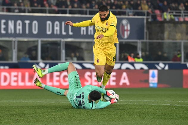 CALCIO - Serie A - Bologna FC vs AC Milan Loftus Cheek Ruben (Ac Milan) good chance Federico Ravaglia (Bologna Fc9 good save during Bologna FC vs AC Milan, Italian soccer Serie A match in Bologna, Italy, February 03 2026 Bologna Italy  Copyright: xIPAxSport ABACAx
