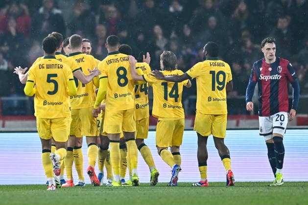 Milan s Ruben Loftus-Cheek celebrates after scoring a goal during Bologna FC vs AC Milan, Italian soccer Serie A match in Bologna, Italy, February 03 2026  Copyright: xAlessioxMarini IPAxSportx xipa-agency.netx xx IPA_70929720 IPA_Agency_IPA70929720