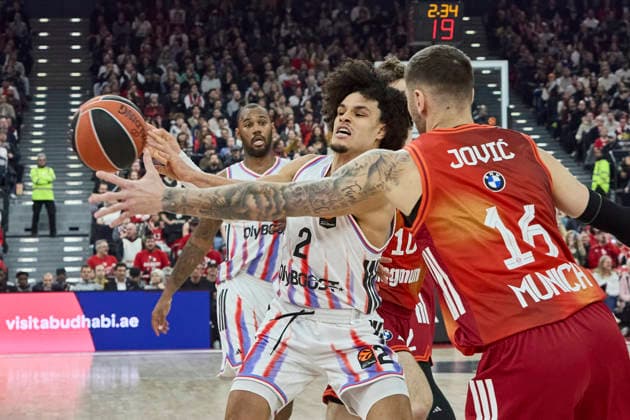 Turkish Airlines EuroLeague Basketball, FC Bayern Munich Basketball vs Paris Basketball, München FC Bayern Basketball, Munich FC Bayern Basketball, Paris Basketball, 2026-02-03 in München (SAP Garden) HIFI Nadir (Paris Basketball Guard Nr2-PBB2), JOVIC Stefan (FC Bayern Munich Basketball Guard (Nr.16) BAY16 ) sportworld München SAP Garden Bayern Deutschland