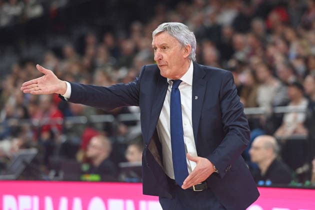 Trainer Svetislav PESIC (FCB), Gestik,gibt Anweisungen, Einzelbild,angeschnittenes E inzelmotiv,Halbfigur,halbe Figur. Basketball Euro League,Saison 2025 2026, FC Bayern Muenchen - Paris Basketball am 03.02.2026 , S A P G A R D EN