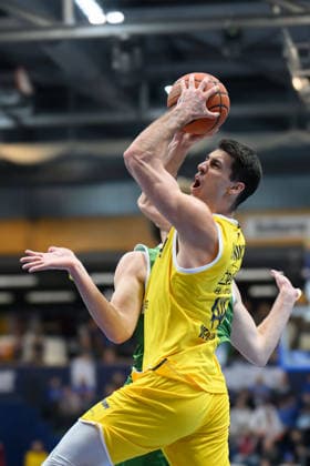 Jure Planinic (MBC, 44), Alex Gross (Kapfenberg, 23), Syntainics MBC vs. Hefte Helfen Bulls Kapfenberg, European North Basketball League 2025 26, Germany, Austria, 03.02.2026. Foto: Schulz Weissenfels Stadthalle Sachsen-Anhalt Deutschland