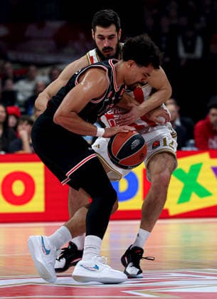 Crvena Zvezda v Hapoel, Euroleague basketball, season 2025 2026, round 26 Belgrade, Serbia. 3rd Feb, 2026. Hapoel s Collin Malcolm and Crvena Zvezda s Nikola Kalinic during Euroleague basketball match between Crvena Zvezda (Red Star) and Hapoel Tel Aviv on January 3. 2026. in Belgrade, Serbia. Belgrade Serbia Copyright: xPedjaxMilosavljevic STARSPORTx