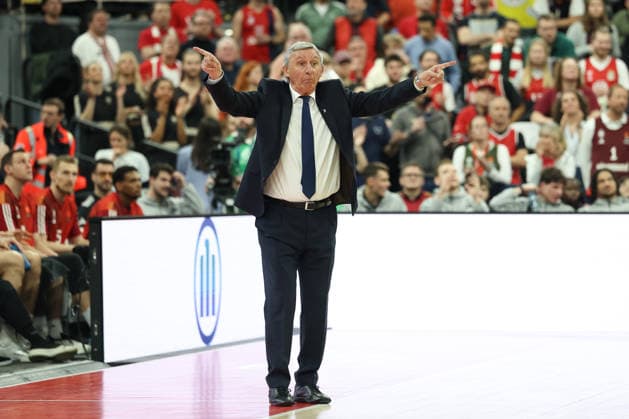 Svetislav Pesic (FC Bayern Basketball, Chef-Trainer) gestikuliert, GER, FC Bayern Basketball vs. Paris Basketball, Basketball, Euroleague, 26. Spieltag, Saison 2025 2026, 03.02.2026, GER, FC Bayern Basketball vs. Paris Basketball, Basketball, Euroleague, 26. Spieltag, Saison 2025 2026, 03.02.2026 Muenchen Copyright: xEibner-Pressefoto JennixMaulx EP_JML