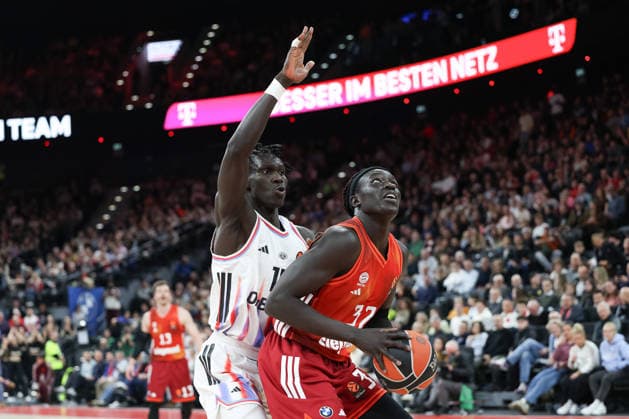 Wenyen Gabriel (FC Bayern Basketball, 32) mit Mouhamed Faye (Paris Basketball, 15), GER, FC Bayern Basketball vs. Paris Basketball, Basketball, Euroleague, 26. Spieltag, Saison 2025 2026, 03.02.2026, GER, FC Bayern Basketball vs. Paris Basketball, Basketball, Euroleague, 26. Spieltag, Saison 2025 2026, 03.02.2026 Muenchen Copyright: xEibner-Pressefoto JennixMaulx EP_JML