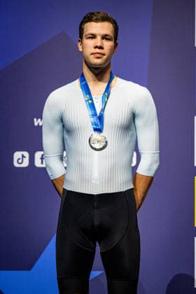 SAVEKIN Ilya: UEC Track cycling, Rad, Radsport, Bahnrad, Bahn European Championships Konya 2026 SAVEKIN Ilya ( RUS ) Russia Second Place - Award Ceremony - Medal Ceremony - Podium - Hochformat - Hoch - Vertikal - Portrait - Event Veranstaltung: UEC Track Cycling European Championships 2026 - Category Kategorie: Cycling - Track Cycling European Championships - Location Ort: Asia - Türkiye - Konya - Discipline: Scratch - Category: Elite Men - Distance: 10 km - Date Datum: 03.02.2026 Tuesday Day 3 -