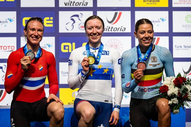 STENBERG Anita Yvonne, MORRIS Anna, BOSSUYT Shari: UEC Track cycling, Rad, Radsport, Bahnrad, Bahn European Championships Konya 2026 STENBERG Anita Yvonne ( NOR ) Norway Second Place - MORRIS Anna ( GBR ) Great Britain Winner - First Place - BOSSUYT Shari ( BEL ) Belgium Third Place Award Ceremony - Medal Ceremony - Podium - Querformat - quer - horizontal - Landscape - Event Veranstaltung: UEC Track Cycling European Championships 2026 - Category Kategorie: Cycling - Track Cycling European Championships - Location Ort: Asia - Türkiye - Konya - Discipline: Omnium - Points Race - Category: Elite Women - Distance: 20 km - Date Datum: 03.02.2026 Tuesday Day 3 -