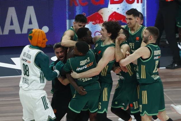 EuroLeague Basketball, Panathinaikos AKTOR Athens vs Real Madrid - Players of Panathinaikos AKTOR Athens celebrate at the end the Euroleague regular season basketball match between Panathinaikos AKTOR Athens and Real Madrid at Telekom Center Athens on February 3, 2026 in Athens, Greece. ATHENS Greece Copyright: xOnexInchxProductionsx 6836815