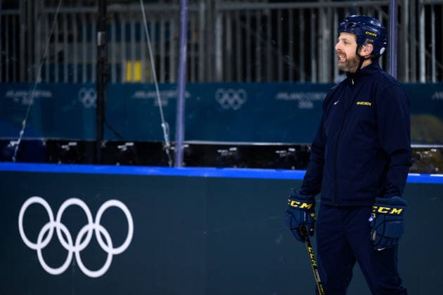 260204 Head coach Ulf Lundberg of Sweden at a Ice hockey, Eishockey practice session during day -2 of the 2026 Winter Olympics on February 4, 2026 in Milan. Photo: Carl Sandin BILDBYRAN kod CS CS0847 ishockey ice hockey Olympic Games, Olympische Spiele, Olympia, OS olympics winter olympics os ol olympiska spel vinter-os olympiske leker milano cortina 2026 milan cortina 2026 milano cortina 2026 olympic games milano cortina 2026 winter olympic games milano cortina-os milano cortina-ol vinter-ol -2 bbeng *** 260204 Head coach Ulf Lundberg of Sweden at an ice hockey practice session during day 2 of the 2026 Winter Olympics on February 4, 2026 in Milan Photo Carl Sandin BILDBYRAN code CS CS0847 ice hockey ice hockey olympic games olympics winter olympics os ol olympiska spel vinter os olympiske leker milano cortina 2026 milan cortina 2026 milano cortina 2026 olympic games milano cortina 2026 winter olympic games milano cortina os milano cortina ol vinter ol 2 bbeng  Copyright: CARLxSANDIN BB260204CS005