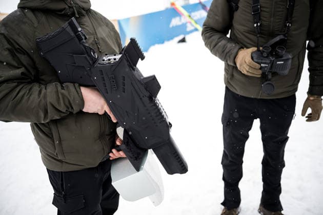 260204 Members of military with an anti drone gun at a Cross-Country Skiing training session during day -2 of the 2026 Winter Olympics on February 4, 2026 in Val di Fiemme. Photo: Maxim Thore BILDBYRAN kod MT MT0951 skidor cross-country skiing langrenn Olympic Games, Olympische Spiele, Olympia, OS olympics winter olympics os ol olympiska spel vinter-os olympiske leker milano cortina 2026 milan cortina 2026 milano cortina 2026 olympic games milano cortina 2026 winter olympic games milano cortina-os milano cortina-ol vinter-ol -2 bbeng träning training *** 260204 Members of military with an anti drone gun at a Cross Country Skiing training session during day 2 of the 2026 Winter Olympics on February 4, 2026 in Val di Fiemme Photo Maxim Thore BILDBYRAN kod MT MT0951 skidor cross country skiing langrenn olympic games olympics winter olympics os ol olympiska spel vinter os olympiske leker milano cortina 2026 milan cortina 2026 milano cortina 2026 olympic games milano cortina 2026 winter olympic games milano cortina os milano cortina ol vinter ol 2 bbeng träning training  Copyright: MAXIMxTHORE BB260204MT051
