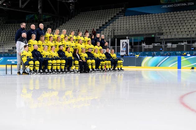 260204 Staff and players of Sweden pose for at team photo ahead of an Ice hockey, Eishockey practice session during day -2 of the 2026 Winter Olympics on February 4, 2026 in Milan. Photo: Carl Sandin BILDBYRAN kod CS CS0847 ishockey ice hockey Olympic Games, Olympische Spiele, Olympia, OS olympics winter olympics os ol olympiska spel vinter-os olympiske leker milano cortina 2026 milan cortina 2026 milano cortina 2026 olympic games milano cortina 2026 winter olympic games milano cortina-os milano cortina-ol vinter-ol -2 bbeng *** 260204 Staff and players of Sweden pose for at team photo ahead of an ice hockey practice session during day 2 of the 2026 Winter Olympics on February 4, 2026 in Milan Photo Carl Sandin BILDBYRAN code CS CS0847 ice hockey olympic games olympics winter olympics os ol olympiska spel vinter os olympiske leker milano cortina 2026 milan cortina 2026 milano cortina 2026 olympic games milano cortina 2026 winter olympic games milano cortina os milano cortina ol vinter ol 2 bbeng  Copyright: CARLxSANDIN BB260204CS039