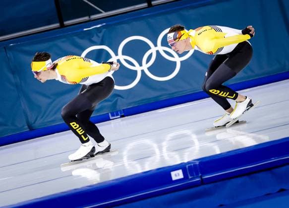 MILAN - Indra Medard of Belgium and Bart Swings of Belgium during a training session at the Milan Speed skating, Eisschnelllauf Stadium. The speed skaters are preparing for their participation in the Winter Olympics. SEM VAN DER WAL ANP xVIxANPxSportx xxANPxIVx 549617977 originalFilename: 549617977.jpg