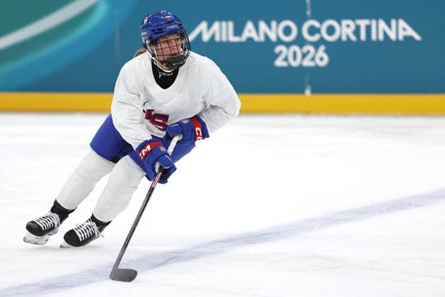 USA women s hockey Haley Winn (8) brings the puck up the ice during practice on Wednesday, February 4, 2026 ,before the start of the Milan 2026 Winter Olympics,  OLY20260204325 AARONxJOSEFCZYK