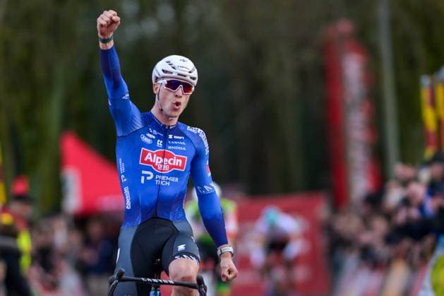 Belgian Niels Vandeputte celebrates as he crosses the finish line to win the men s elite race of the Parkcross cyclocross cycling event, race 6 7 in the Exact Cross competition, Wednesday 04 February 2026 in Maldegem. DAVIDxPINTENS  x161034277x