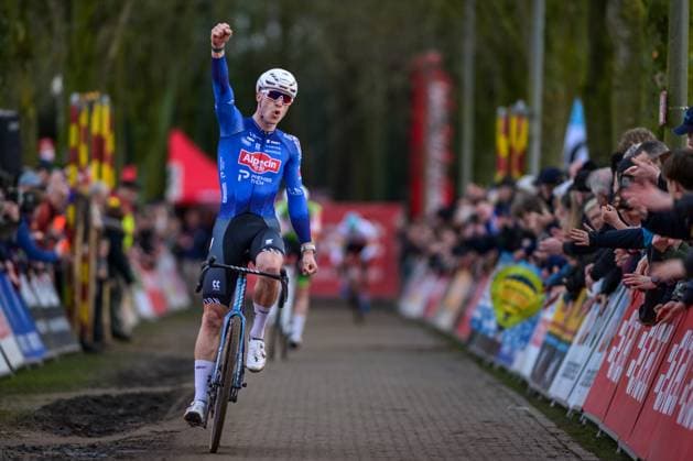 Belgian Niels Vandeputte celebrates as he crosses the finish line to win the men s elite race of the Parkcross cyclocross cycling event, race 6 7 in the Exact Cross competition, Wednesday 04 February 2026 in Maldegem. DAVIDxPINTENS  x161034330x