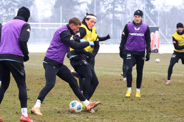 DEU, DFL, 2. FBL Hertha BSC, Training, 04.02.2026, Sportforum, Berlin, DEU, DFL, 2. FBL Hertha BSC, Training, im Bild Michael Cuisance (Hertha BSC Berlin 10), Fabian Reese (Hertha BSC Berlin 11), Marten Winkler (Hertha BSC Berlin 22) DFL - regulations prohibit any use of Photographs as image sequences and or quasi-video