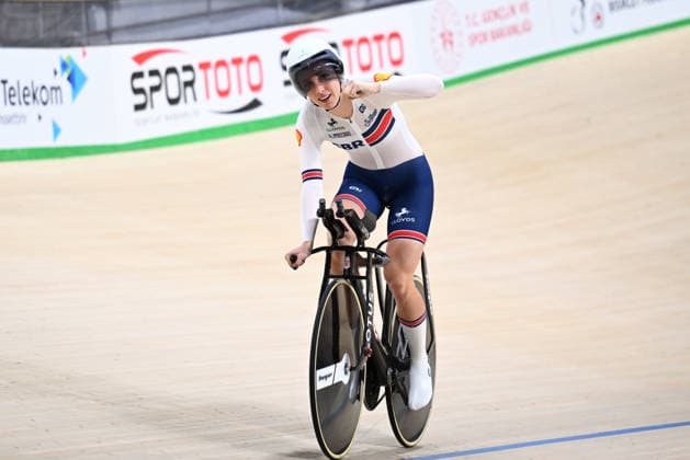 2026 UEC Track Elite European Championships Picture by Olly Hassell SWpix.com - 04 02 2026 - Cycling - 2026 UEC Track Elite European Championships - Konya Velodrome, Konya, Türkiye - Women™s Individual Pursuit - For Gold - Josie Knight (Great Britain) Wins the Women™s Individual Pursuit to become European Champion Konya Konya Velodrome Türkiye Copyright: x xSWpix.comx(t axPhotographyxHubxLtd)xOllyxHassell SWpix.comx SWP-3177-0837