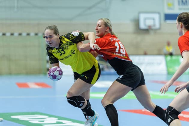 Guro Nestaker (BVB-Damen, 33), Lea Gruber (Halle, 19), SV Union Halle-Neustadt vs. Borussia Dortmund, Alsco Handball Bundesliga Frauen, Saison 2025 26, 16. Spieltag, 04.02.2026 Halle SWH Arena Sachsen-Anhalt Deutschland