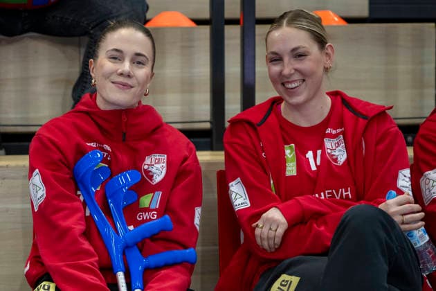 Handball Bundesliga Frauen,HBF, Saison 2025 2026 SV Union Halle-Neustadt vs.Borussia Dortmund Halle, Deutschland 04.Februar 2026: Im Bild:v.li.Torhueterin Ela Szott (Halle) und Tina Wagenlader (Halle) Halle Saale SWH Arena Sachsen-Anhalt Deutschland