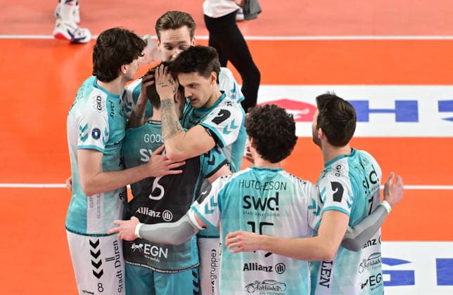GER; 1.VBL, SVG Lueneburg vs SWD powervolleys Dueren 04.02.2026, GER; 1. VBL, SVG Lueneburg vs SWD powervolleys Dueren, im Bild die Mannschaft aus Dueren jubelt