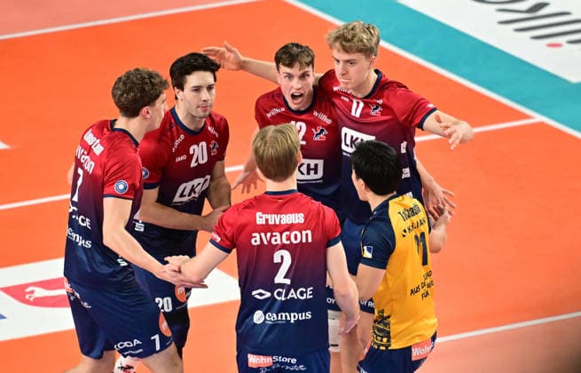 GER; 1.VBL, SVG Lueneburg vs SWD powervolleys Dueren 04.02.2026, GER; 1. VBL, SVG Lueneburg vs SWD powervolleys Dueren, im Bild die Lueneburger Mannschaft jubelt