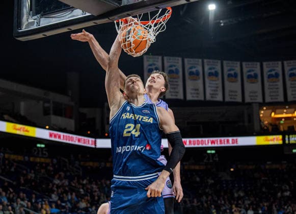 Basketball, Herren, Saison 2025 2026, Basketball Champions League (Round of 16, Gruppe J), Alba Berlin - Karditsa Iaponiki, v.l. Alexander Madsen (Karditsa), Alex O Connell (Alba), 04.02.2026, Copyright: xSebastianxRäppold MatthiasxKochx