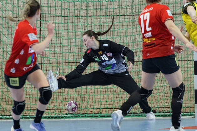Madeleine Östlund (Halle, 13), Torhüterin Nicola Czaja (Halle, 70), Ilona Kieffer (Halle, 72), SV Union Halle-Neustadt vs. Borussia Dortmund, Alsco Handball Bundesliga Frauen, Saison 2025 26, 16. Spieltag, 04.02.2026 Halle SWH Arena Sachsen-Anhalt Deutschland