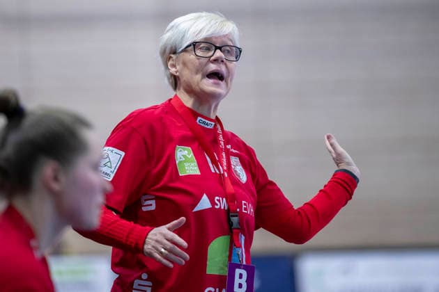 Handball Bundesliga Frauen,HBF, Saison 2025 2026 SV Union Halle-Neustadt vs.Borussia Dortmund Halle, Deutschland 04.Februar 2026: Im Bild:Trainerin Ines Seidler (Halle) Halle Saale SWH Arena Sachsen-Anhalt Deutschland