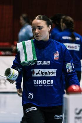 Szene mit Elin Rosa Magnusdottir (33; HSG Blomberg-Lippe) Szene mit Elin Rosa Magnusdottir (33; HSG Blomberg-Lippe)