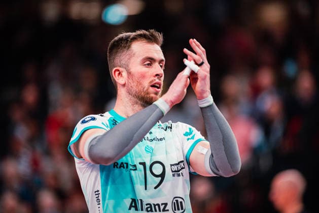 VBL: SVG Lüneburg vs. SWD powervolleys Düren, 04.02.205 Ryan Poole (19, SWD Powervolleys Düren) klatscht; Volleyball Bundesliga: SVG Lüneburg vs. SWD powervolleys Düren am 04.02.2026 in der LKH-Arena, Lüneburg Copyright: xBEAUTIFULxSPORTS Tonhäuserx