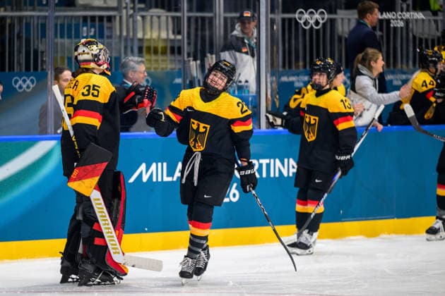 260205 Katarina Jobst-Smith of Germany celebrates with goaltender Sandra Abstreiter after the 0-1 goal in the women s Ice hockey, Eishockey game between Sweden and Germany during day -1 of the 2026 Winter Olympics on February 5, 2026 in Milan. Photo: Carl Sandin BILDBYRAN kod CS CS0849 ishockey ice hockey Olympic Games, Olympische Spiele, Olympia, OS olympics winter olympics os ol olympiska spel vinter-os olympiske leker milano cortina 2026 milan cortina 2026 milano cortina 2026 olympic games milano cortina 2026 winter olympic games milano cortina-os milano cortina-ol vinter-ol -1 bbeng sverige tyskland jubel *** 260205 Katarina Jobst Smith of Germany celebrates with goaltender Sandra Abstreiter after the 0 1 goal in the women s ice hockey game between Sweden and Germany during day 1 of the 2026 Winter Olympics on February 5, 2026 in Milan Photo Carl Sandin BILDBYRAN kod CS CS0849 ishockey ice hockey olympic games olympics winter olympics os ol olympiska spel vinter os olympiske leker milano cortina 2026 milan cortina 2026 milano cortina 2026 olympic games milano cortina 2026 winter olympic games milano cortina os milano cortina ol vinter ol 1 bbeng sverige tyskland jubel  Copyright: CARLxSANDIN BB260205CS014