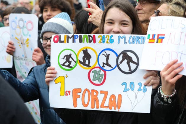 GIOCHI OLIMPICI - Olimpiadi Invernali Milano-Cortina 2026 - Olympic Flame Passage Milano Cortina 2026 - XXV Olympic Winter games, Winterspiele,Spiele, Summer games Sesto San Giovanni (MI) - Italy Thursday , February 5 , 2026 Journey of the Olympic Flame Milano Cortina 2026 to Milan Cortina D Ampezzo Italy  Copyright: xIPAxSport ABACAx