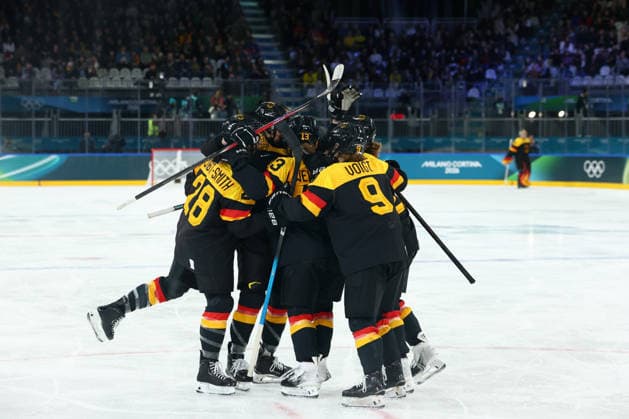 February 5, 2026, Milan, Lombardy, Italy: KATARINA JOBST-SMITH 28 of Germany celebrates with her teammates after scoring her side s first goal in the Women s Preliminary Round Group B game between Team Sweden and Team Germany at the Milano Cortina 2026 Winter Olympic Games, Olympische Spiele, Olympia, OS Milan Italy - ZUMAc179 20260205_oly_c179_021 Copyright: xMickaelxChavetx