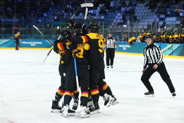 February 5, 2026, Milan, Lombardy, Italy: KATARINA JOBST-SMITH 28 of Germany celebrates with her teammates after scoring her side s first goal in the Women s Preliminary Round Group B game between Team Sweden and Team Germany at the Milano Cortina 2026 Winter Olympic Games, Olympische Spiele, Olympia, OS Milan Italy - ZUMAc179 20260205_oly_c179_024 Copyright: xMickaelxChavetx
