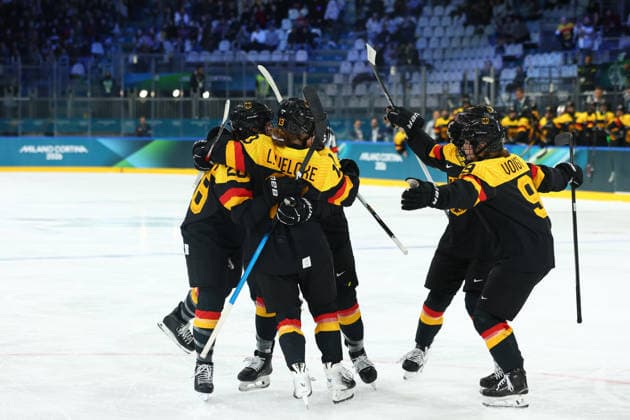 February 5, 2026, Milan, Lombardy, Italy: KATARINA JOBST-SMITH 28 of Germany celebrates with her teammates after scoring her side s first goal in the Women s Preliminary Round Group B game between Team Sweden and Team Germany at the Milano Cortina 2026 Winter Olympic Games, Olympische Spiele, Olympia, OS Milan Italy - ZUMAc179 20260205_oly_c179_025 Copyright: xMickaelxChavetx