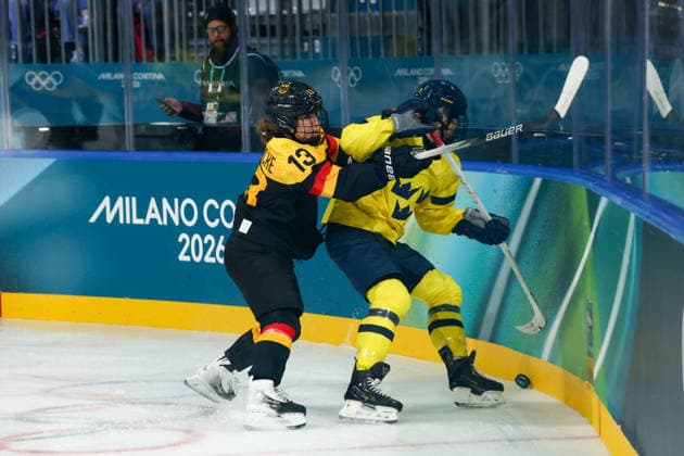 February 5, 2026, Milan, Lombardy, Italy: LUISA WELCKE 13 of Germany in action during the Women s Preliminary Round Group B game between Team Sweden and Team Germany at the Milano Cortina 2026 Winter Olympic Games, Olympische Spiele, Olympia, OS Milan Italy - ZUMAc179 20260205_oly_c179_030 Copyright: xMickaelxChavetx