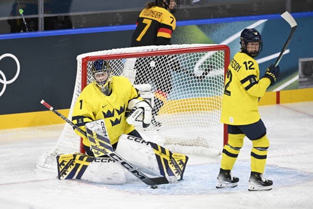 MILAN, ITALY 20260205 Sweden s goalie Ebba Träff Svensson during the Olympic opening match in women s Ice hockey, Eishockey between Sweden and Germany at Milan s Rho Ice Hockey Arena during the Milan Olympics. *** The image is included in the SPORTS PACKAGE. For others PAID IMAGE ** MILANO ITALY x10070x *** MILAN, ITALY 20260205 Sweden s goalie Ebba Träff Svensson during the Olympic opening match in women s ice hockey between Sweden and Germany at Milan s Rho Ice Hockey Arena during the Milan Olympics The image is included in the SPORTS PACKAGE For others PAID IMAGE MILANO ITALY x10070x  Copyright: xJessicaxGow TTx OLYMPICS 2026 ICE HOCKEY SWEDEN-GERMANY