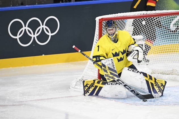 MILAN, ITALY 20260205 Sweden s goalie Ebba Träff Svensson during the Olympic opening match in women s Ice hockey, Eishockey between Sweden and Germany at Milan s Rho Ice Hockey Arena during the Milan Olympics. *** The image is included in the SPORTS PACKAGE. For others PAID IMAGE ** MILANO ITALY x10070x *** MILAN, ITALY 20260205 Sweden s goalie Ebba Träff Svensson during the Olympic opening match in women s ice hockey between Sweden and Germany at Milan s Rho Ice Hockey Arena during the Milan Olympics The image is included in the SPORTS PACKAGE For others PAID IMAGE MILANO ITALY x10070x  Copyright: xJessicaxGow TTx OLYMPICS 2026 ICE HOCKEY SWEDEN-GERMANY