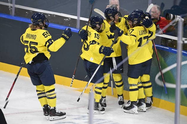 MILAN, ITALY 20260205 Sweden s Lina Ljungblom (25) celebrates after scoring 2-1 during the Olympic opening match in women s Ice hockey, Eishockey between Sweden and Germany at the Milan Rho Ice Hockey Arena during the Milan Olympics. *** The image is included in the SPORTS PACKAGE. For others PAYMENT IMAGE ** MILANO ITALY x10070x *** MILAN, ITALY 20260205 Sweden s Lina Ljungblom 25 celebrates after scoring 2 1 during the Olympic opening match in women s ice hockey between Sweden and Germany at the Milan Rho Ice Hockey Arena during the Milan Olympics The image is included in the SPORTS PACKAGE For others PAYMENT IMAGE MILANO ITALY x10070x  Copyright: xJessicaxGow TTx OLYMPICS 2026 ICE HOCKEY SWEDEN-GERMANY