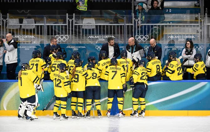 MILAN, ITALY 20260205 national team, Nationalteam captain Ulf Lundberg during the Olympic opening match of the women s Ice hockey, Eishockey between Sweden and Germany at the Milan Rho Ice Hockey Arena during the Milan Olympics. *** The image is included in the SPORTS PACKAGE. For others PAID IMAGE ** MILANO ITALY x10070x *** MILAN, ITALY 20260205 National team captain Ulf Lundberg during the Olympic opening match of the women s ice hockey between Sweden and Germany at the Milan Rho Ice Hockey Arena during the Milan Olympics The image is included in the SPORTS PACKAGE For others PAID IMAGE MILANO ITALY x10070x  Copyright: xJessicaxGow TTx OLYMPICS 2026 ICE HOCKEY SWEDEN-GERMANY