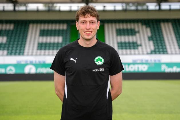 04.02.2026 - SpVgg Greuther Fürth ( Kleeblatt Spielvereinigung ) - 2. Fussball Bundesliga - Saison 2025 2026 - Fototermin Porträttermin Vorstellung Präsentation Pressetermin - - Einzelbild Einzelfoto Portrait Porträt Kopfbild - Christopher Hickson ( Individual-Trainer SpVgg Greuther Fürth )