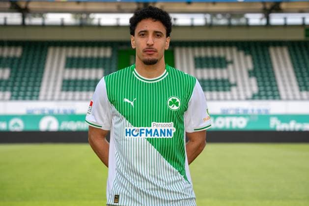 04.02.2026 - SpVgg Greuther Fürth ( Kleeblatt Spielvereinigung ) - 2. Fussball Bundesliga - Saison 2025 2026 - Fototermin Porträttermin Vorstellung Präsentation Pressetermin - - Einzelbild Einzelfoto Portrait Porträt Kopfbild - Sayfallah Ltaief (47, SpVgg Greuther Fürth )