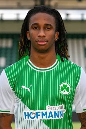 04.02.2026 - SpVgg Greuther Fürth ( Kleeblatt Spielvereinigung ) - 2. Fussball Bundesliga - Saison 2025 2026 - Fototermin Porträttermin Vorstellung Präsentation Pressetermin - - Einzelbild Einzelfoto Portrait Porträt Kopfbild - Keyan Varela ( SpVgg Greuther Fürth )