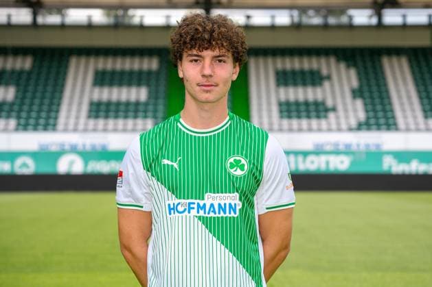 04.02.2026 - SpVgg Greuther Fürth ( Kleeblatt Spielvereinigung ) - 2. Fussball Bundesliga - Saison 2025 2026 - Fototermin Porträttermin Vorstellung Präsentation Pressetermin - - Einzelbild Einzelfoto Portrait Porträt Kopfbild - Raul Marita (38, SpVgg Greuther Fürth )