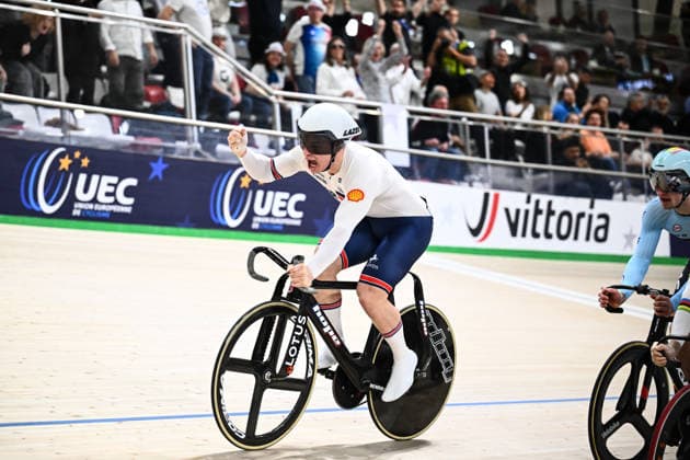 2026 UEC Track Elite European Championships Picture by Olly Hassell SWpix.com - 05 02 2026 - Cycling - 2026 UEC Track Elite European Championships - Konya Velodrome, Konya, Türkiye - Men™s Keirin - For Gold - Matthew Richardson (Great Britain) Wins the Men™s Keirin to become European Champion Konya Konya Velodrome Türkiye Copyright: x xSWpix.comx(t axPhotographyxHubxLtd)xOllyxHassell SWpix.comx SWP-3177-1065