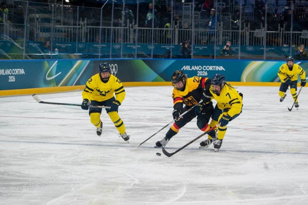 GIOCHI OLIMPICI - Olimpiadi Invernali Milano-Cortina 2026 - Ice hockey, Eishockey Welcke Lilli (ger),Jungaker Mira (swe) during the Winter Olympic Games, Olympische Spiele, Olympia, OS Milano Cortina 2026, at the Milano Rho Ice Hockey Arena, on February 5, 2026 in Milano, Italy during Ice Hockey, Olympic Winter games, Winterspiele,Spiele, Summer games Milano-Cortina 2026 in Milano, Italy, February 05 2026 Cortina D Ampezzo Italy  Copyright: xIPAxSport ABACAx