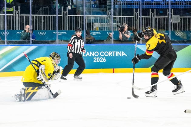 2026-02-05 - Milano Cortina 2026 Winter Olympics Women s Preliminary Round - Group B MILAN, ITALY - FEBRUARY 5: Ebba Svensson Traff of Sweden, Emily Nix of Germany during the Milano Cortina 2026 Winter Olympics Women s Preliminary Round - Group B match between Sweden and Germany at the Milano Rho Ice hockey, Eishockey Arena on February 5, 2026 in Milan, Italy Milan Milano Rho Ice Hockey Arena Italy Content not available for redistribution in The Netherlands directly or indirectly through any third parties. Copyright: xAndrexWeeningx