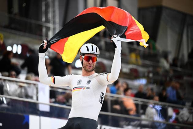 2026 UEC Track Elite European Championships Picture by Olly Hassell SWpix.com - 05 02 2026 - Cycling - 2026 UEC Track Elite European Championships - Konya Velodrome, Konya, Türkiye - Men™s Madison - Roger Kluge (Germany) Celebrates winning the Men™s Madison to become European Champion Konya Konya Velodrome Türkiye Copyright: x xSWpix.comx(t axPhotographyxHubxLtd)xOllyxHassell SWpix.comx SWP-3177-1117